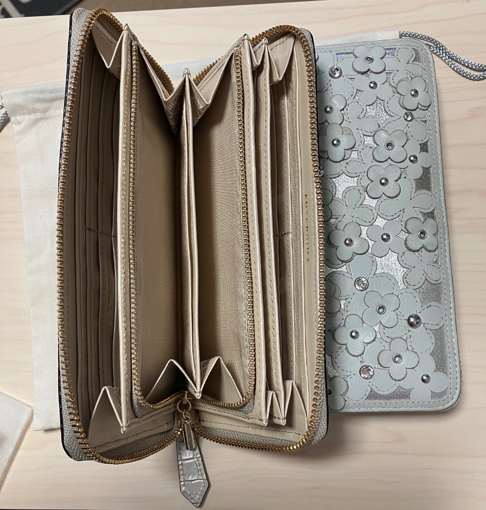 ANTEPRIMA ランプリング ラウンドファスナー長財布 アンテプリマ