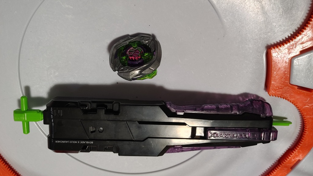 サムライセイバー　UX-09 12個入 BEYBLADE X UX-09 Samurai Saber 2-70L Starter – Mall of Beys