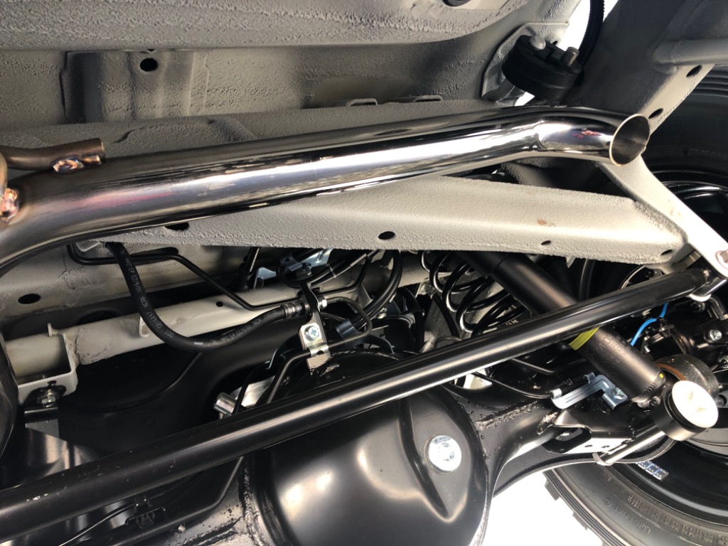 サクソン/SUXON」ジムニー（JB64W）R06A用マフラー（ダウン
