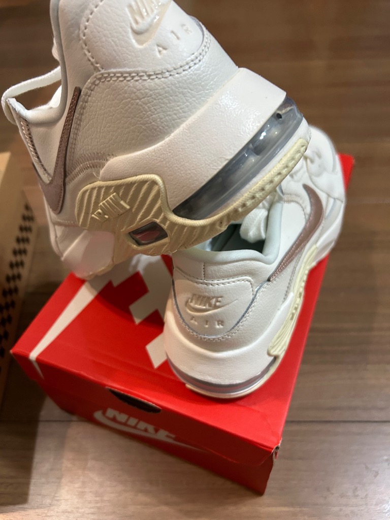 NIKE（ナイキ） WMNS AIRMAX EXCEE LEA エアマックスエクシーレザー 