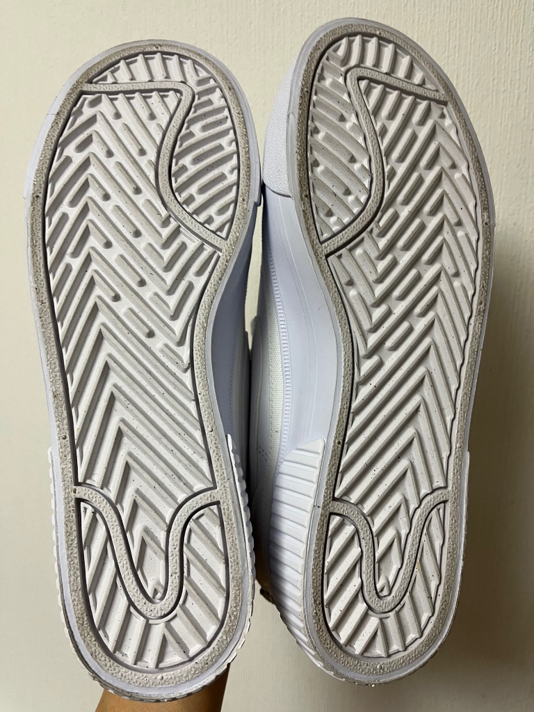 美品Nike レガシーリフト　コードレガシー　ホワイト　23.5 ABCマート NIKE スニーカー ナイキ W COURT LEGACY LIFT コート レガシー