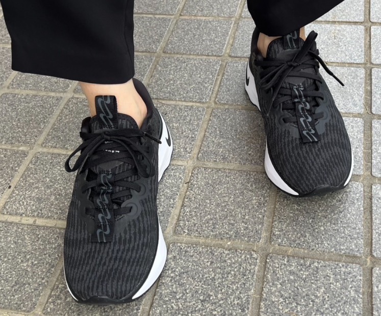 NIKE ナイキ W MOTIVA ウィメンズ モティバ WDV1238 001BLACK