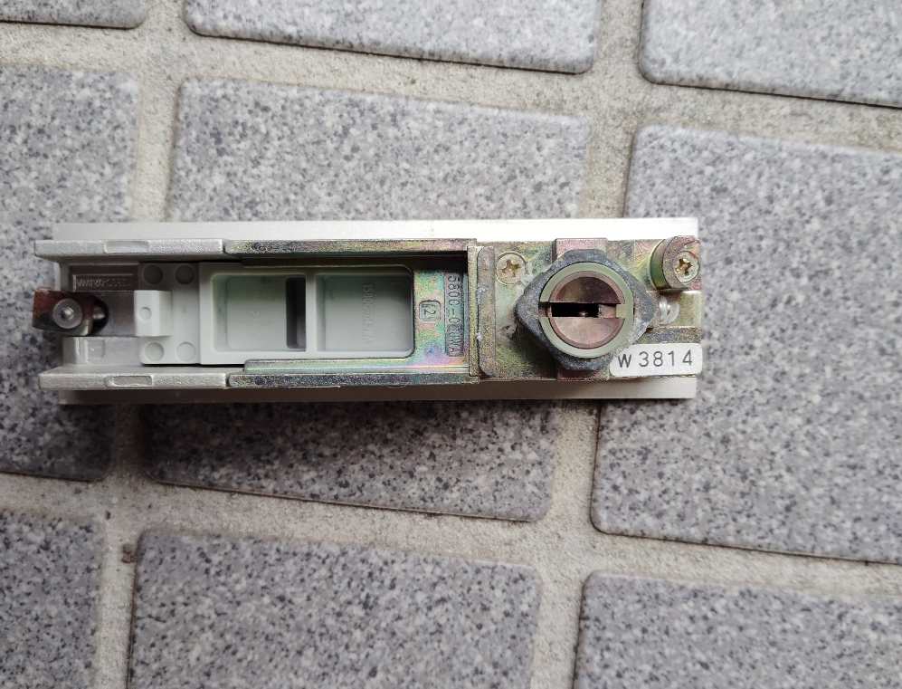 WEST　YKKap　玄関引戸　戸先錠　外召合せ錠　框錠　2枚建用　ラッチ機能付 YKK AP HHJ517805 玄関引戸Newれん樹 戸先錠・外召合せ錠2枚