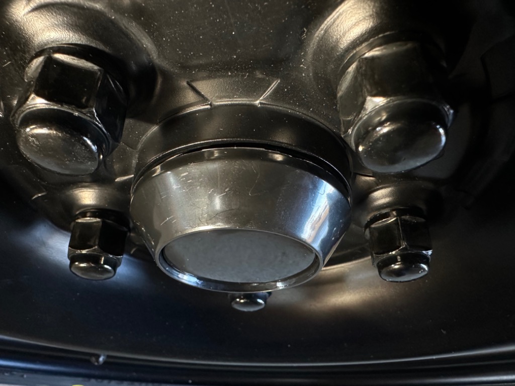 ホイールセンターキャップ 黒4個入 内径64 外68 高17mm ホイール