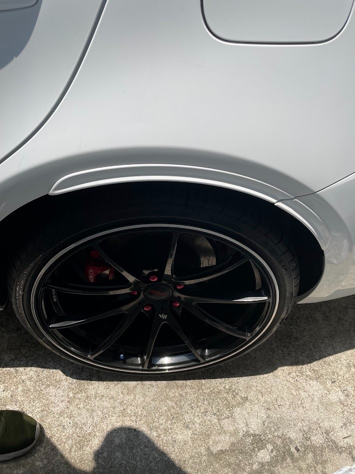 レクサス RC F 純正クォーターアウトサイドモール 083 流用に