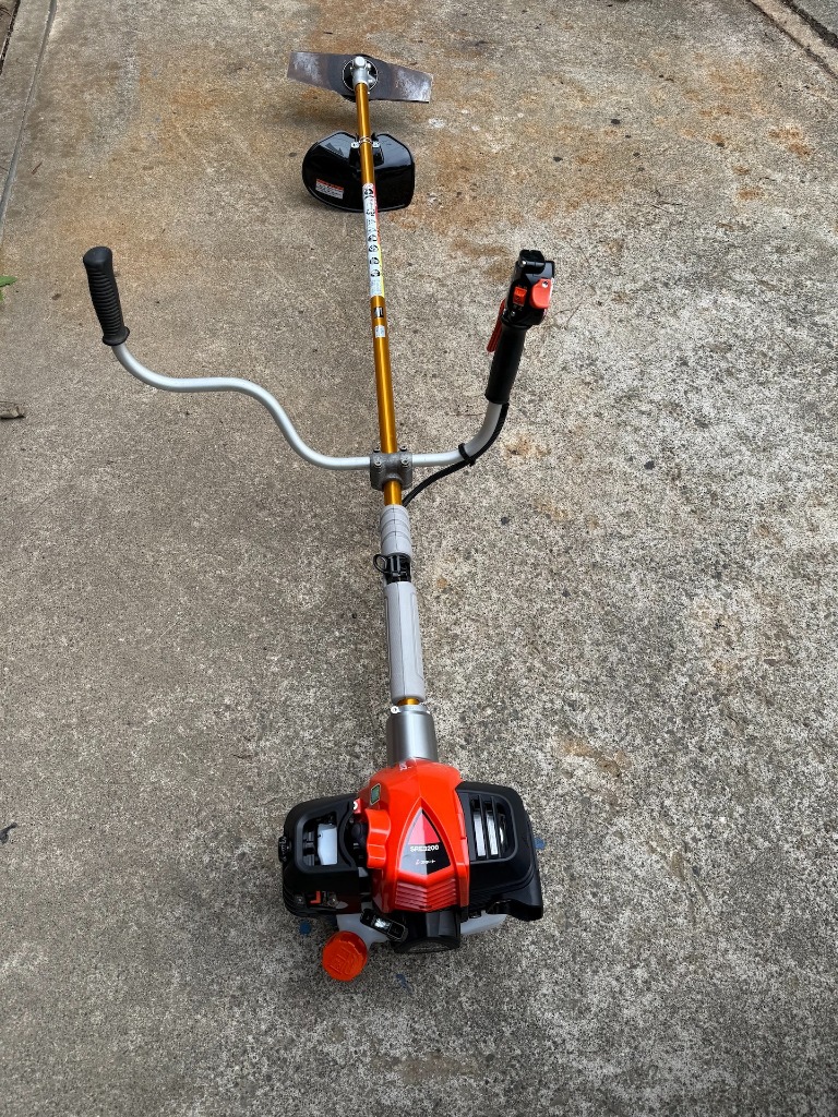 新品 未使用 KIORITZ 刈払機 SRE3200UHT 草刈機 【香川県】 直接