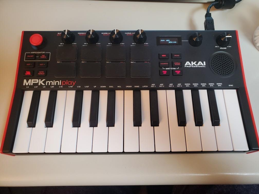 AKAI Professional MPK mini Play MK3 / スピーカー内蔵 ミニキーボード コントローラー : akai-mpkminiplay3  : さくら山楽器 - 通販 - Yahoo!ショッピング