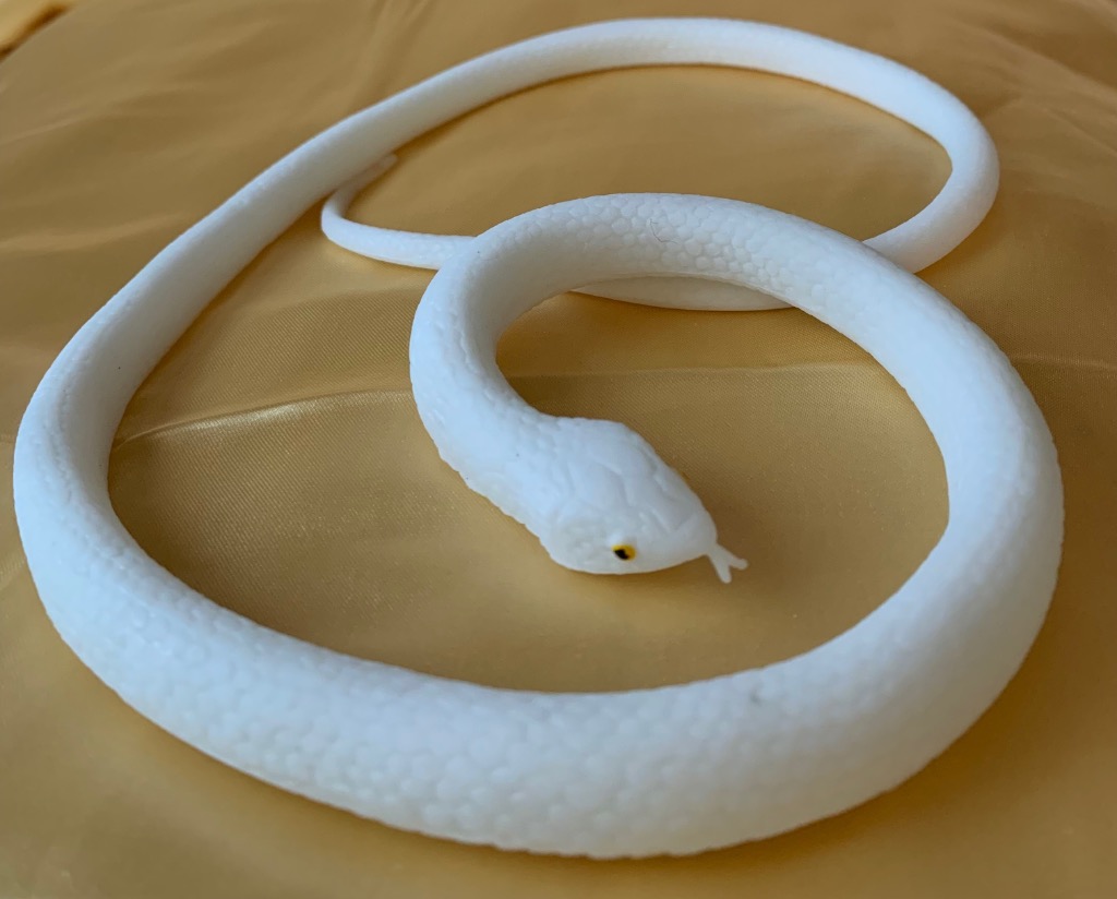 白蛇の置物 とぐろを巻く白蛇 開運 幸運の白蛇 ホワイトスネーク