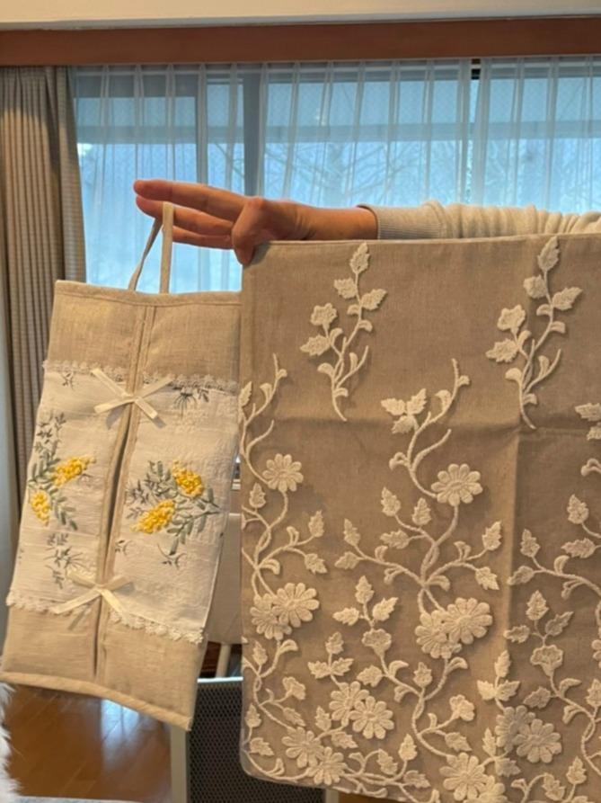 ハンドメイド✁︎✁︎ ボックスティッシュカバー       ステッチミモザ／レッド ハンドメイド✁︎✁︎ ボックスティッシュカバー ステッチミモザ