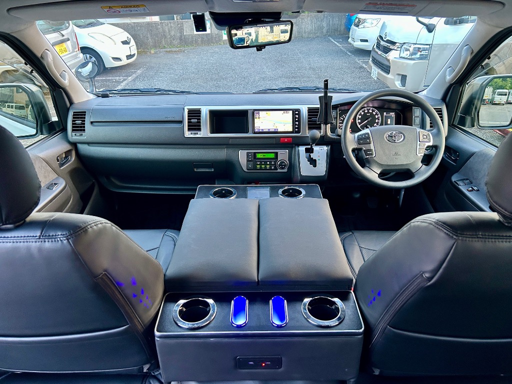 ハイエース⭐︎センターコンソール　車中泊などに Hill Stone ハイエース センターコンソール ハイエース200系