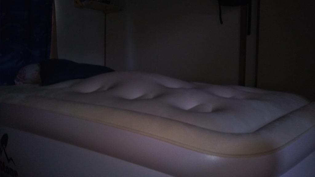 Naturehike エアーベッド 空気ベッド 電動ポンプ内蔵 枕付き 軽量 折畳