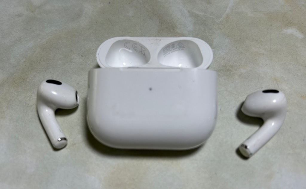 Apple AirPods（第3世代） MME73J/A イヤホン本体 - 最安値・価格比較 