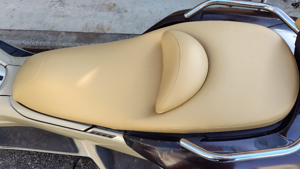 マグザムSG21J バイクシートクッション ブラックホワイト マグザムSG21J バイクシートクッション ブラックホワイト （楽天