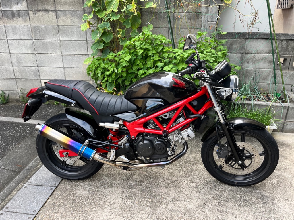 張替え工賃・返却送料込) VTR250 (MC33) 後期 カスタム タックロール シート/カバー/表皮 張替え 純正シート 対応 国産  HCH5666-C00P00 : hr-bsk-vtr250-c00p00 : バイクシート神戸 - 通販 - Yahoo!ショッピング