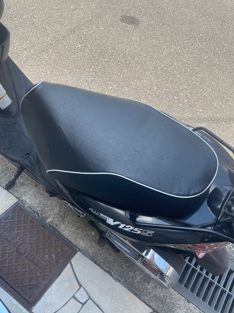 アドレスV125S( CF4MA ) シートカバー 黒/パイピング色前後 白
