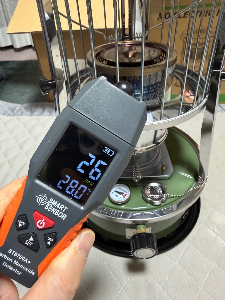 石油ストーブ 対流式石油ストーブ 小型 対流式暖房 省エネ 軽量