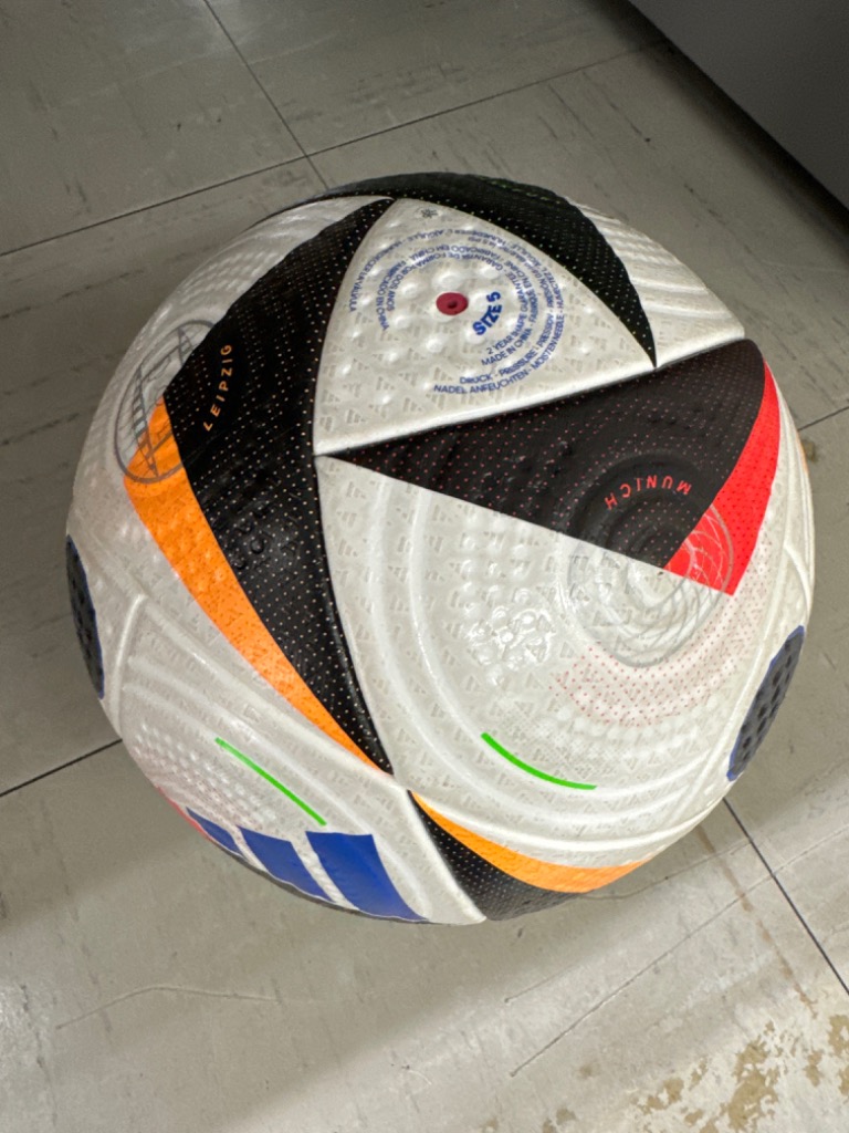 adidas EURO 2024 サッカーボール adidas Fussballliebe Pro Ball - White | Free Shipping with