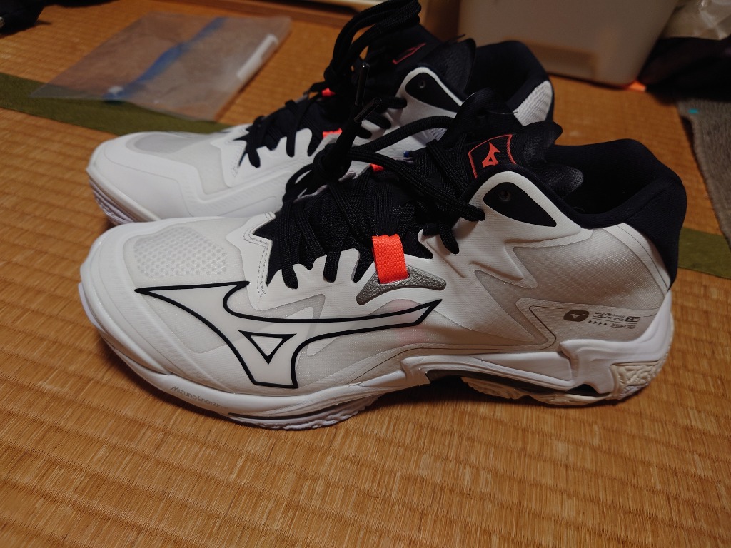 MIZUNO ミズノ WAVE LIGHTNING Z8 MID ウエーブライトニング