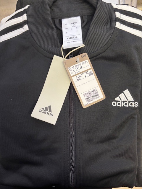 新品adidas上下セットアップ　上Ｍ　下Ｓ　グレー　THREE STRIPES adidas アディダス レディース ジャージ 上下セット