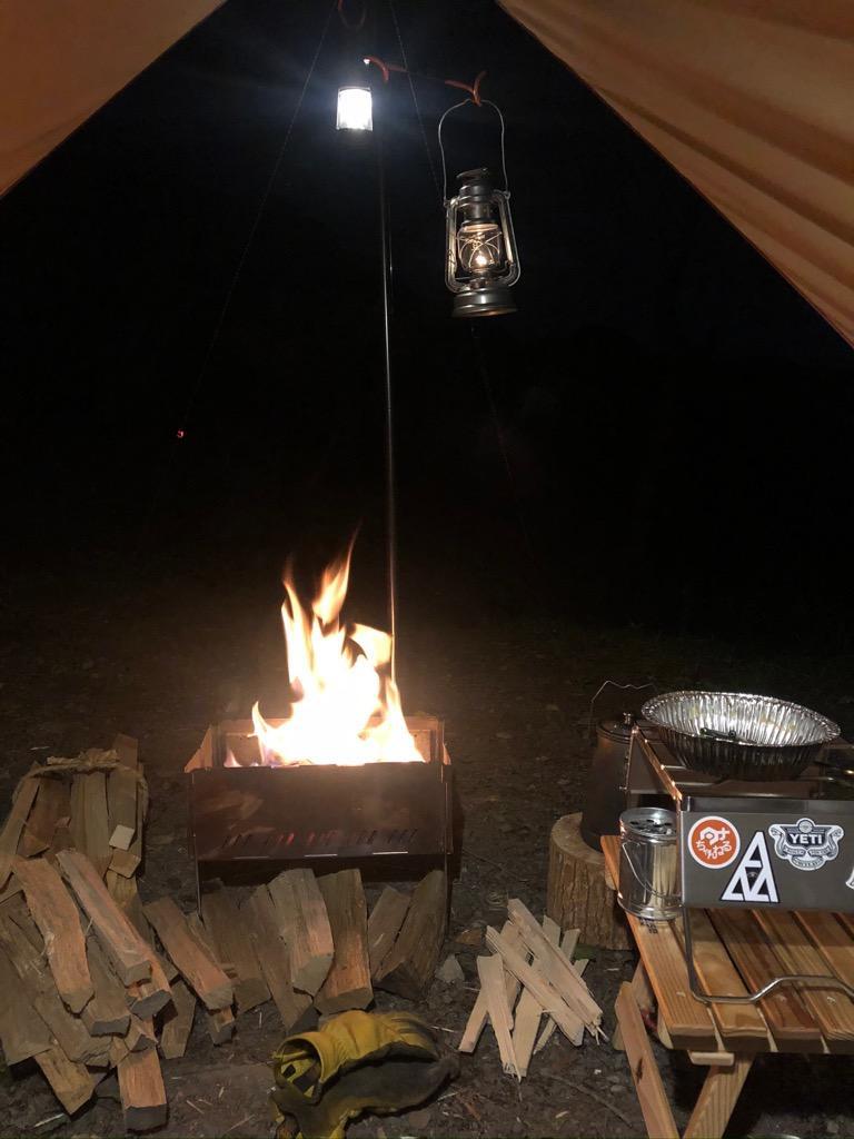 薪（樫・カシ）長さ30cm 約25kg 焚火 薪ストーブ 暖炉 ピザ窯 キャンプ