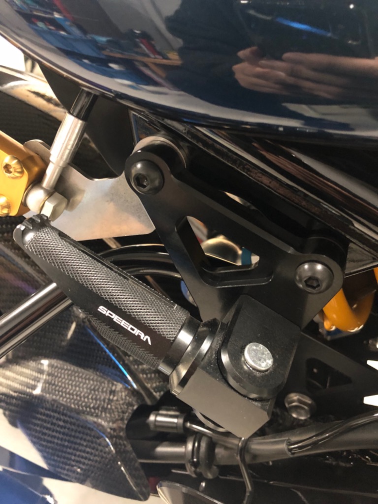 ヤ*リ様 z900RSアメリカン・ドリームタンデムステップ、マフラーステー アメリカンドリーム Z900RS タンデムステップKIT用マフラー