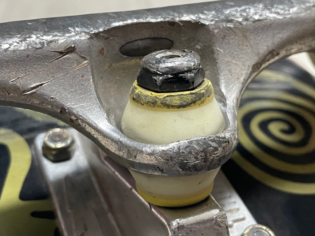 ボーンズ ウィール BONES WHEELS HARDCORE BUSHINGS MEDIUM
