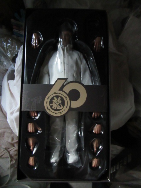 ジャッキーチェン芸歴60周年記念 1/6 フィギュア[MOJUE]【送料