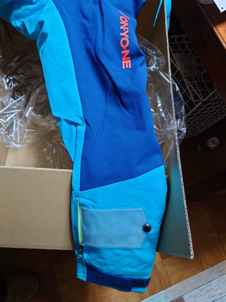 オンヨネ ONYONE ONJ96400 DEMO TEAM OUTER JACKET 23-24モデル