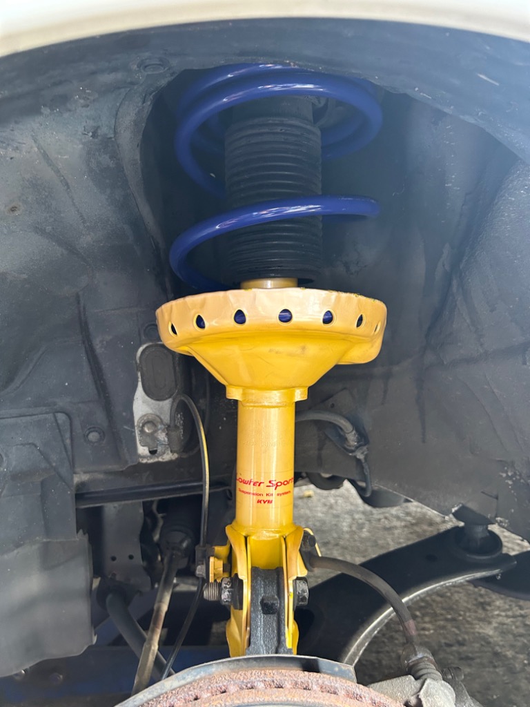 KYB LKIT-YA5 KYB カヤバ ローファースポーツ 純正形状ローダウン