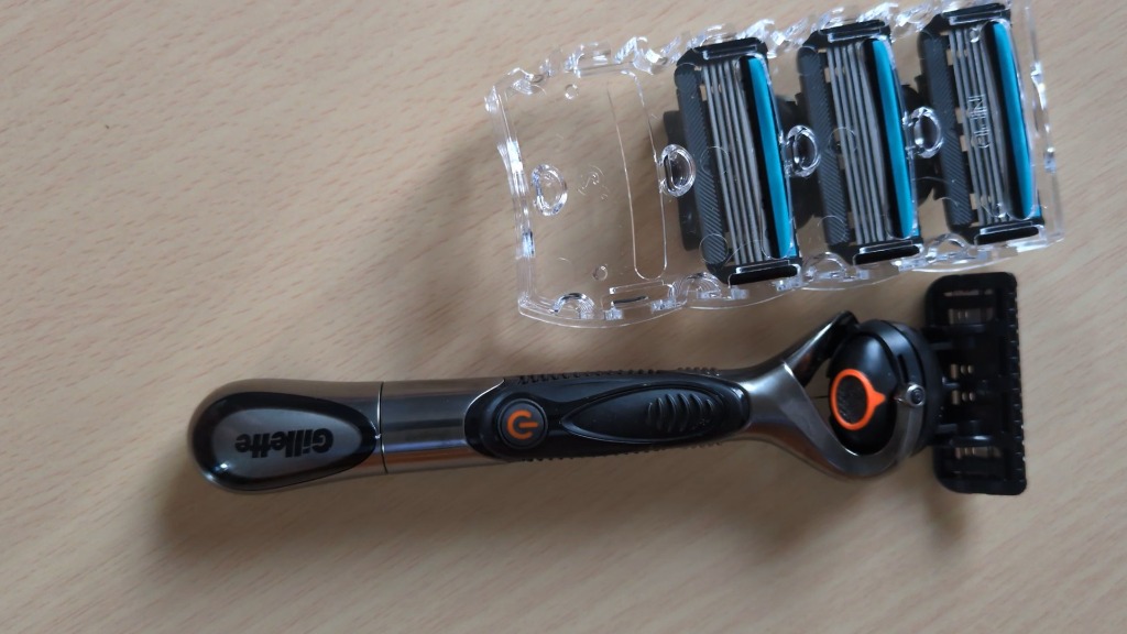 ジレット プログライド 電動 Gillette 替刃 PROモデル（深剃り） 髭