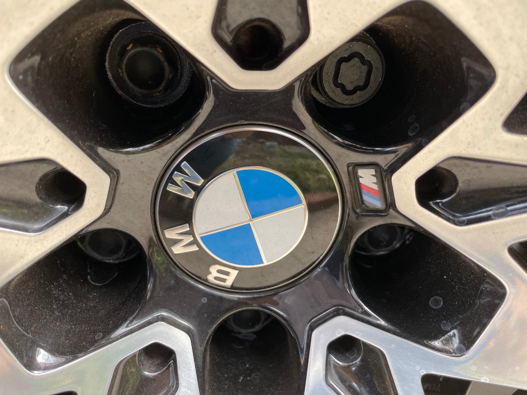 BMW純正 盗難防止用ホイール ロックボルト セット(McGard 社製) : 36132453961 : APdirect - 通販 -  Yahoo!ショッピング