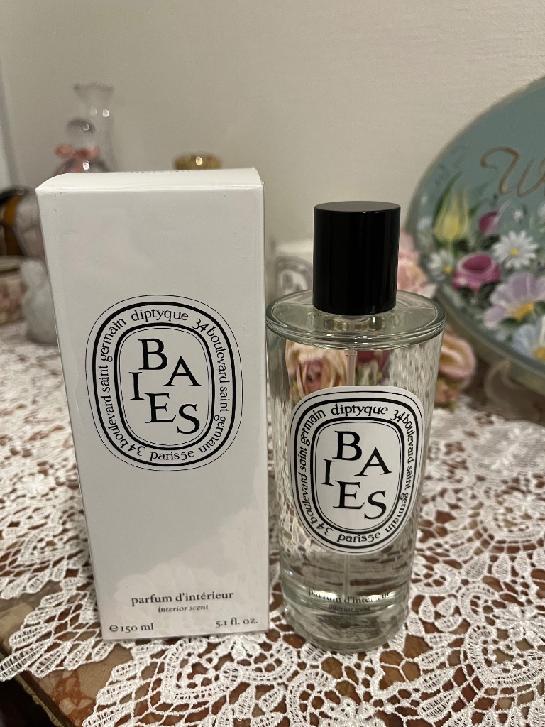 diptyque BAIES フレグランススプレー Amazon.com : Diptyque Baies Room Spray, 5.1 Ounce, No color