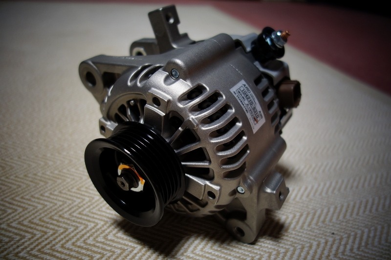 リビルトオルタネーター10 オルタネーター ダイナモ リビルト ランドクルーザー UZJ200W