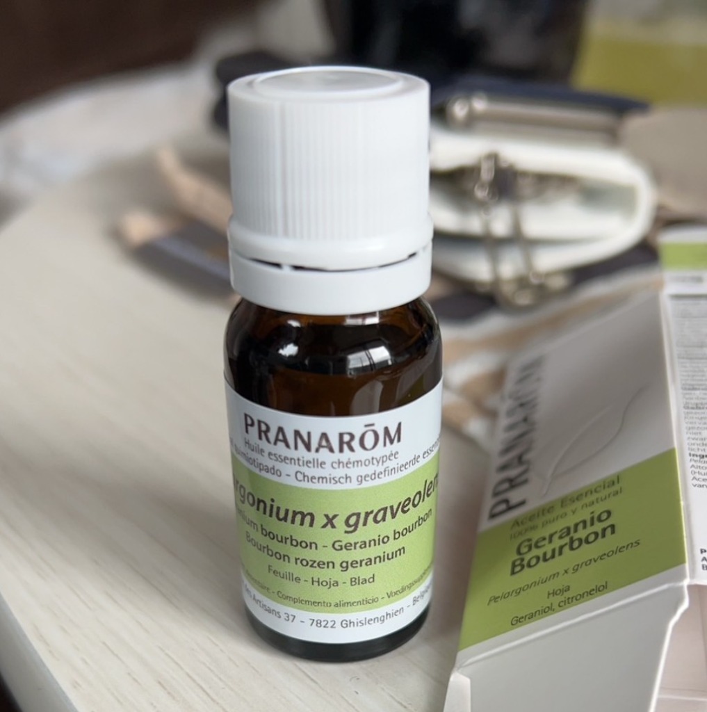 ⭐︎ひろころさま専用⭐︎Pranarom プラナロム ゼラニウムブルボン 10ml プラナロム プラナロムゼラニウム・ブルボン 10ml PRANAROM 精油