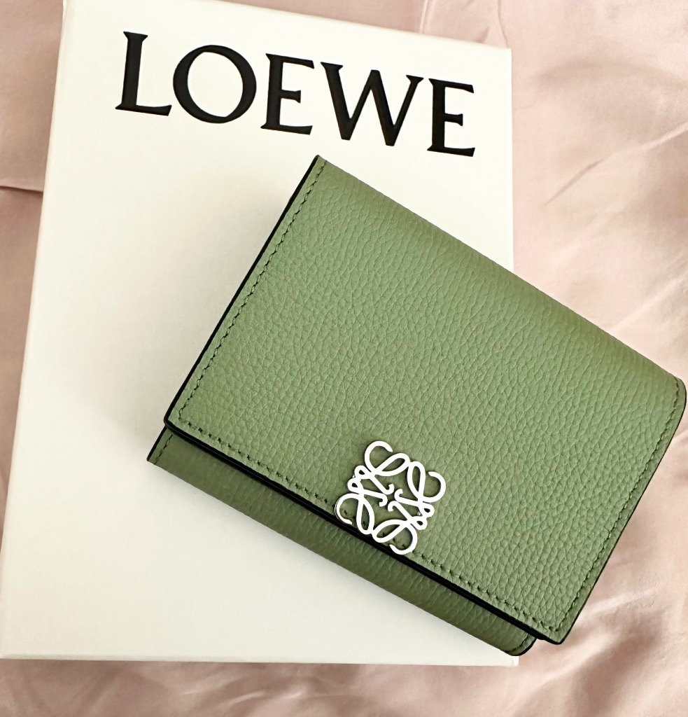 ロエベ LOEWE 財布 三つ折り ミニ財布 アナグラム 6cc トライフォールドウォレット 三つ折り財布 C821TR2X08 0066 楽天市場】ロエベ LOEWE 財布 三つ折り ミニ財布 アナグラム 6cc