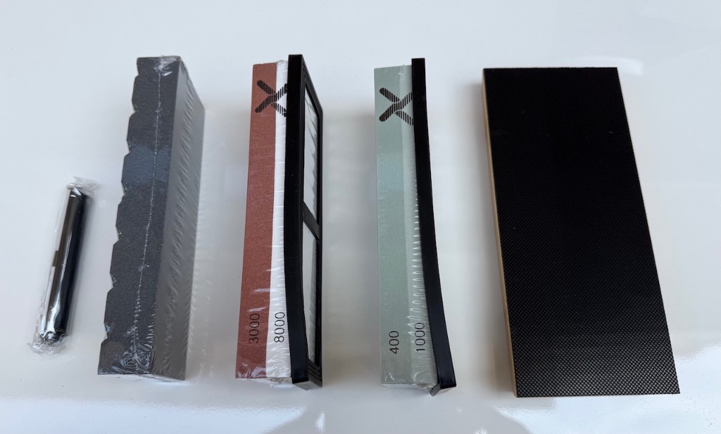 研ぎ石　砥石　研石 Amazon.co.jp: 天然砥石 天然緑石研ぎ石（中砥）4000#＋天然黄