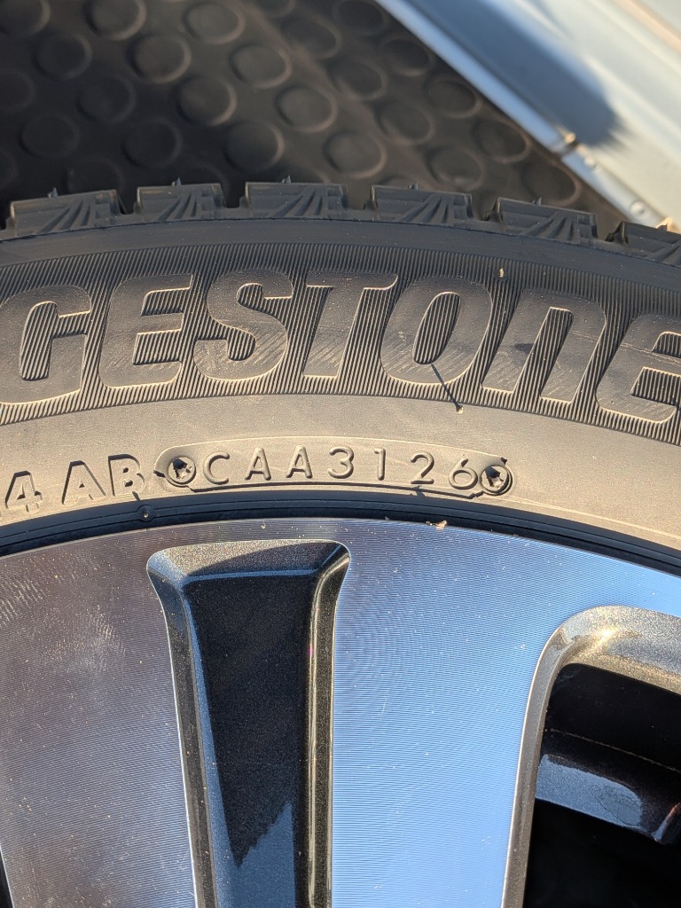 ブリザック 《2026年製》 BLIZZAK VRX3 175/60R16 82Q 【4本セット