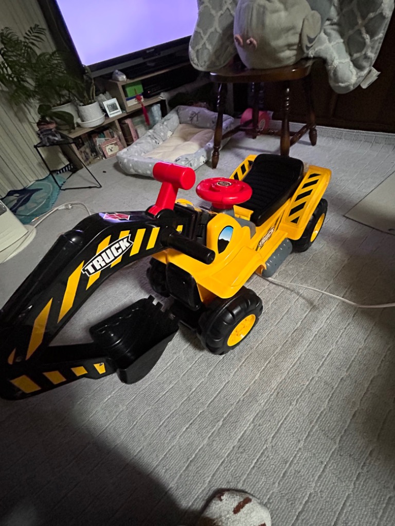 乗用玩具 足けり車 おもちゃ 乗り物 室内 ショベルカー
