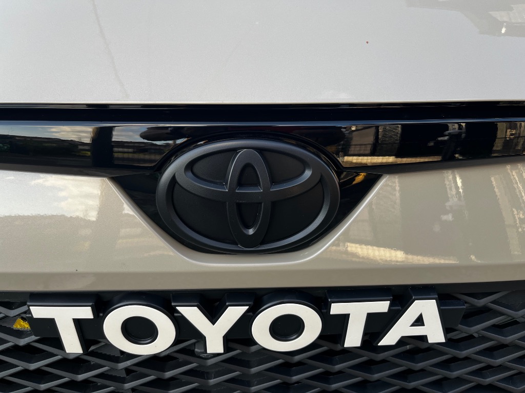 トヨタ フロントグリル エンブレム付き auto-parts-jp_ys1-1emblem