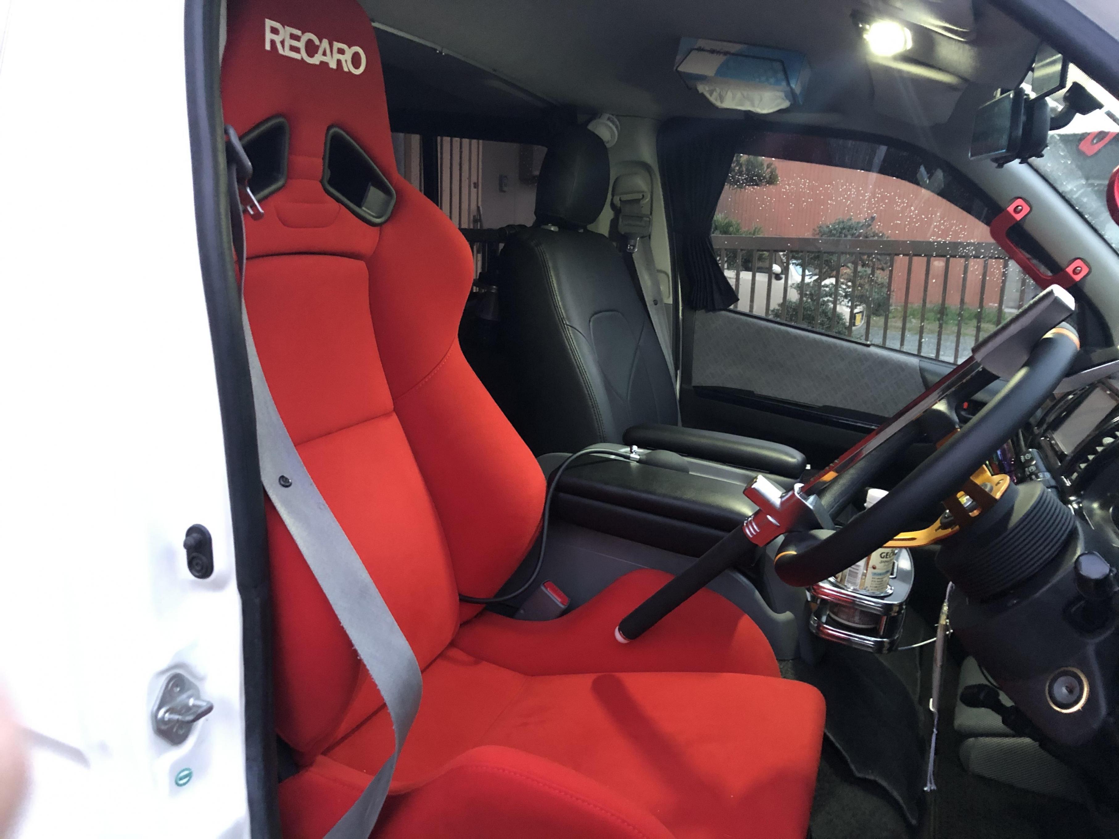 優先配送 RECARO インターナショナル シートレール ランドローバー