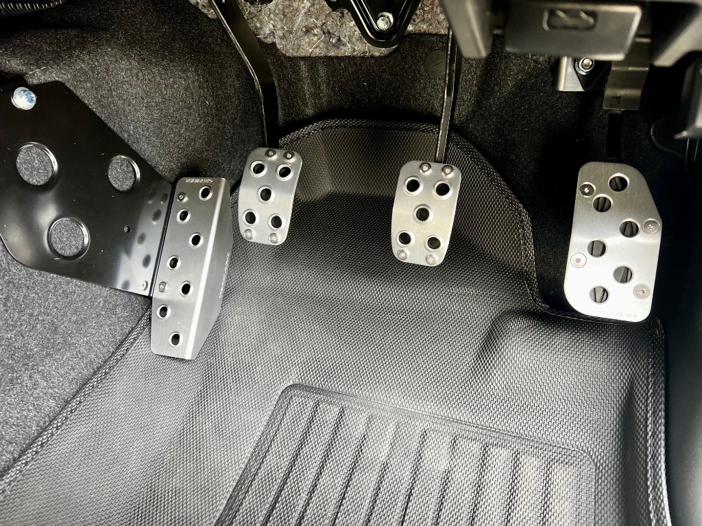 APIO アピオ アルミフットレスト 4025-15C ＜未使用品＞ Amazon.co.jp: Apio 4025-15C MT Drivers Footrest, Jimny JB64
