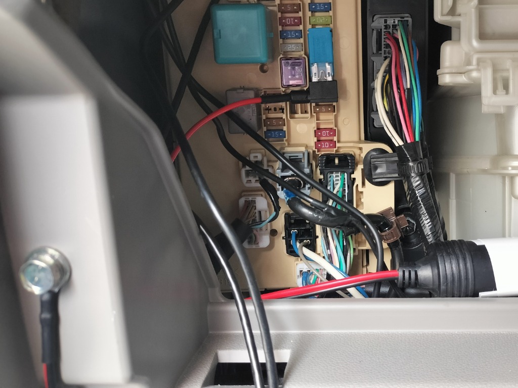 ミニ平型ヒューズ ヒューズボックスから電源取り出し用 シガー ミニ平型ヒューズ ヒューズボックスから電源取り出し用 シガー