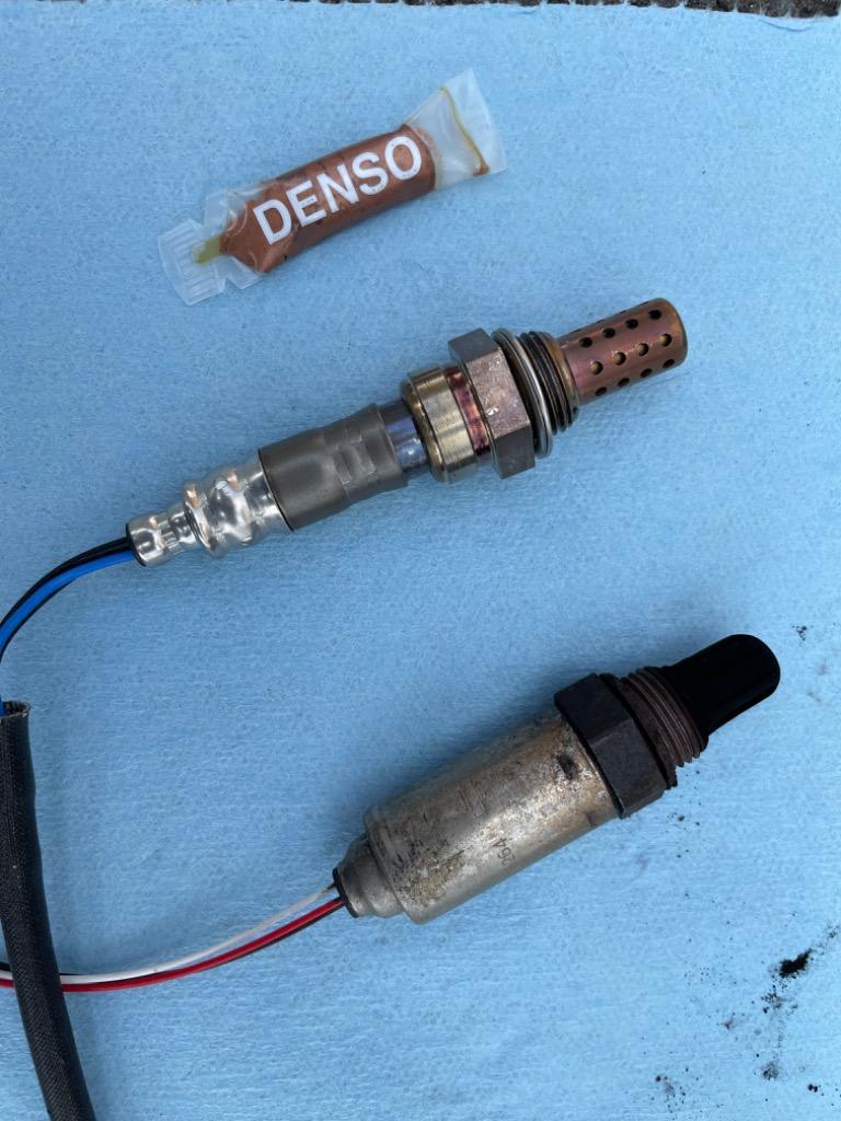 O2センサー DENSO MR561922 ポン付け PF6W デリカ スペースギア カーゴ 純正品質