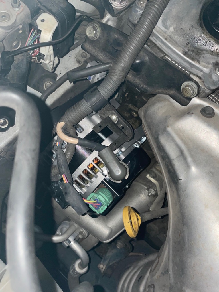 安心の6ヶ月保証 トヨタ アルファードV ANH10W オルタネーター