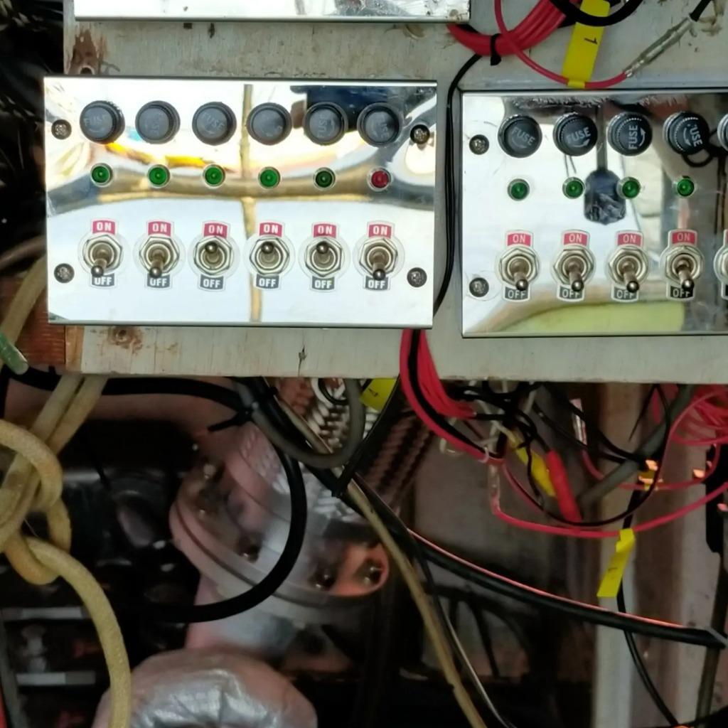 ステンレス 汎用 12V / 24V トラック 6連 スイッチ ボックス