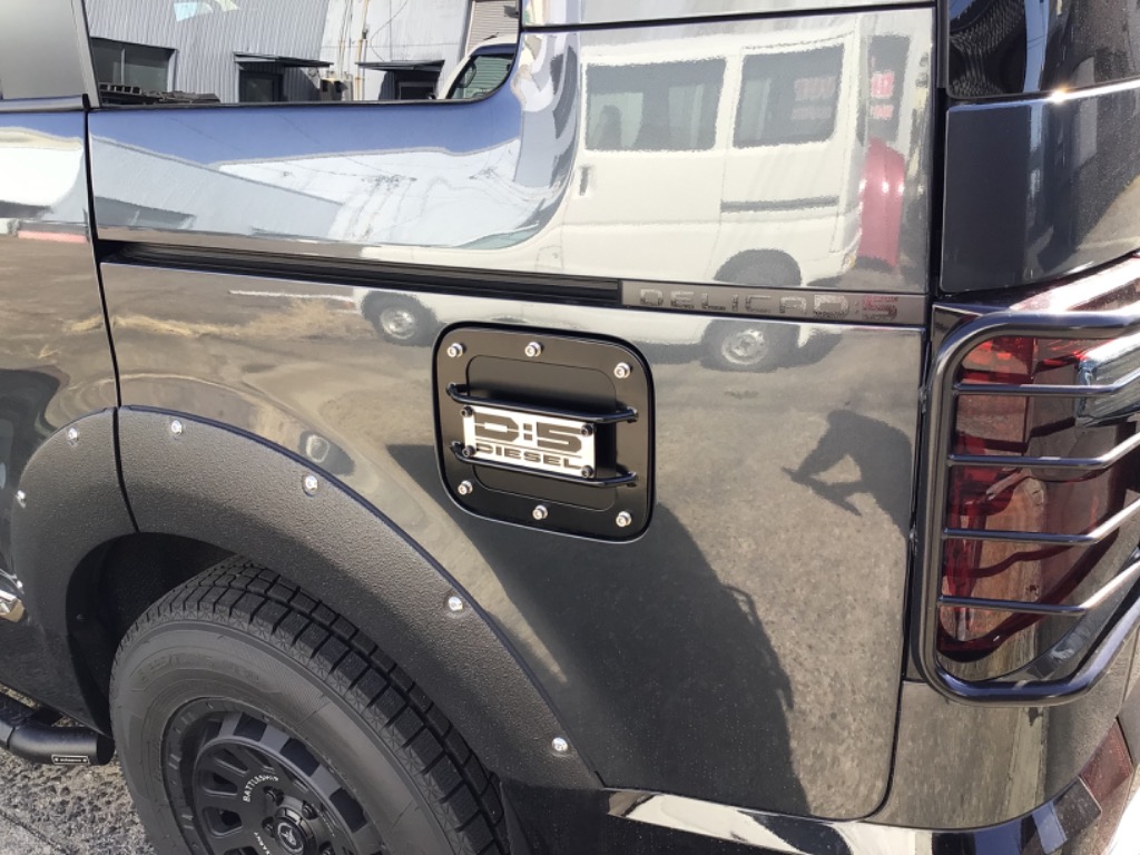 ロードハウス デリカ D5 後期 フュエルリッドプロテクター ブラック