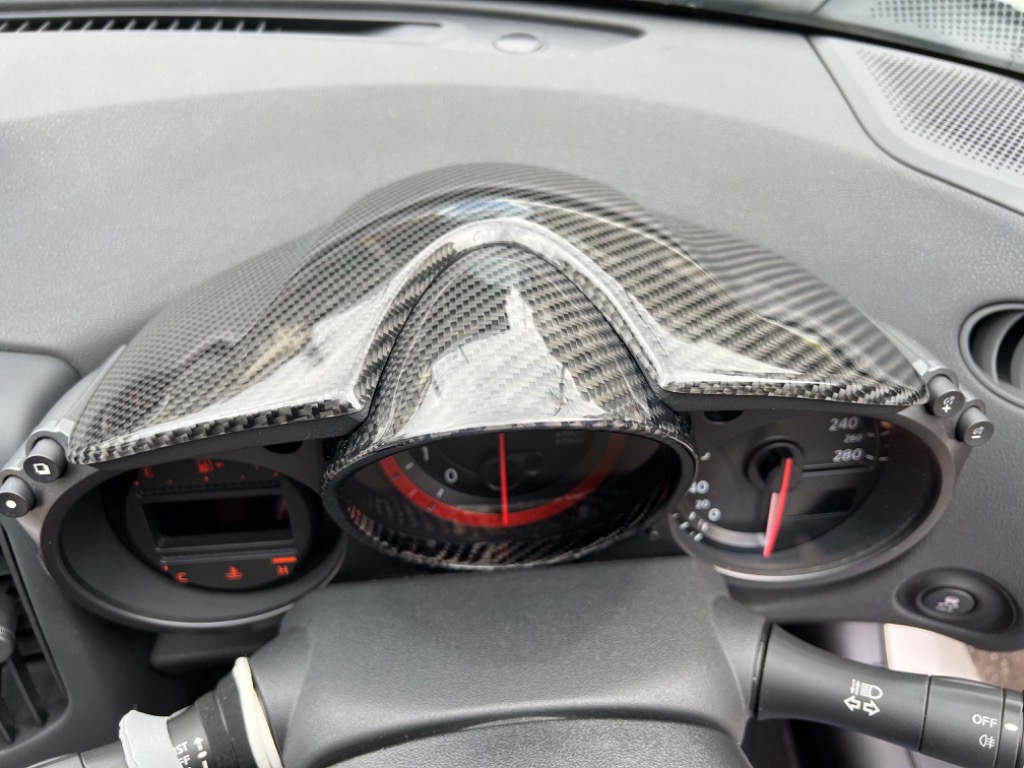 z34用メーターフード　キュリオスモデルス キュリオスモデルス フェアレディZ Z34 メーターフード カーボン