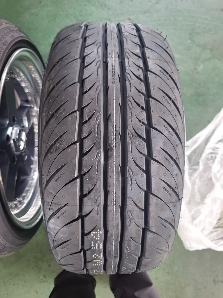 ファイナリスト 595evo 215/40R17 4本 ファイナリスト 595エボ 215/40R17 215/40-17 87Y XL 17インチ 4