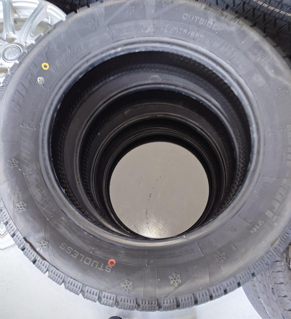 HIFLY 175/65R15 スタッドレスタイヤ4本セット ハイフライ Win HIFLY 175/65R15 スタッドレスタイヤ4本セット ハイフライ Win