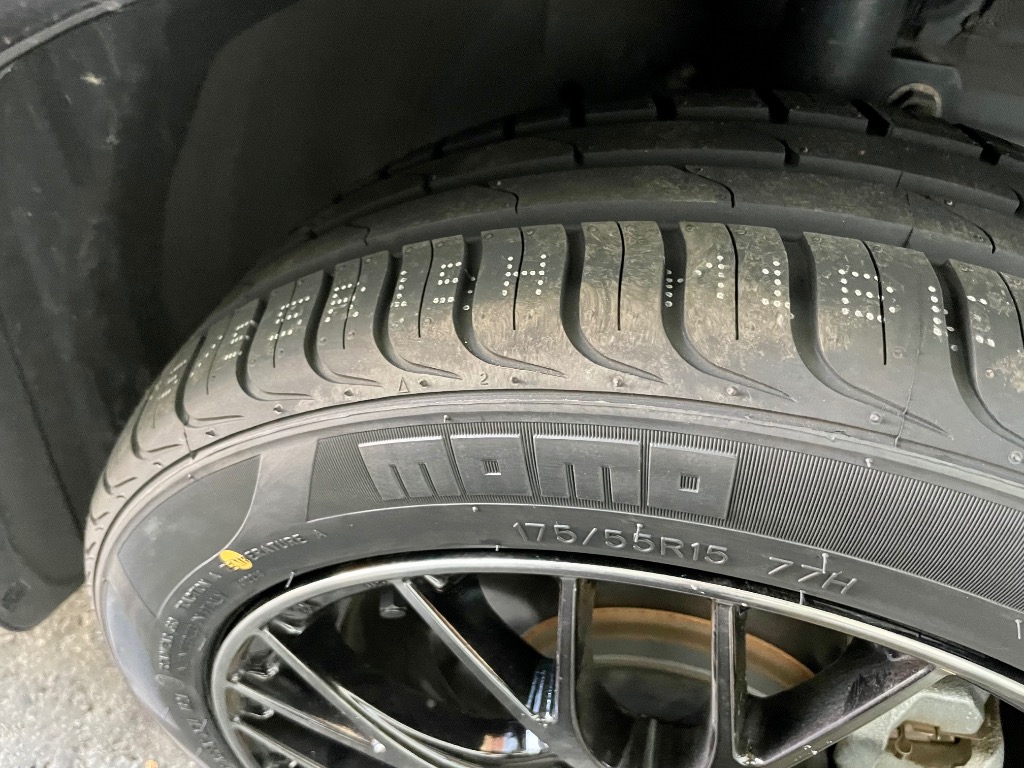 モモタイヤ（MOMO Tires） 175/55R15 MOMO Tires OUTRUN M-1 タイヤ